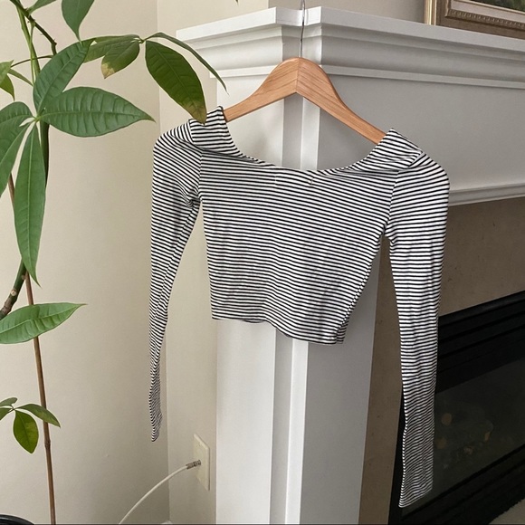 GARAGE Black White Striped Fitted Longsleeve Crop - Picture 5 of 6